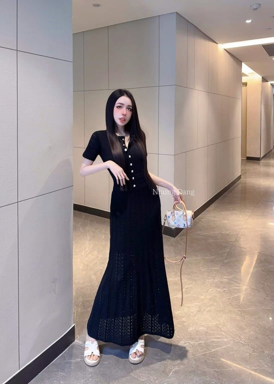 Váy dài đen ngắn tay - DT247