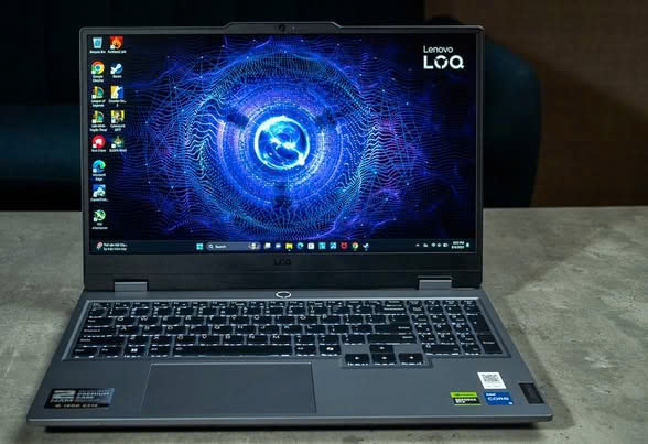 Laptop Lenovo LOQ 15IAX9 83GS000RVN (Intel Core i5-12450HX/ 16GB/ 512GB/ RTX 4050 6GB/ 15.6 inch FHD/ Win 11 )