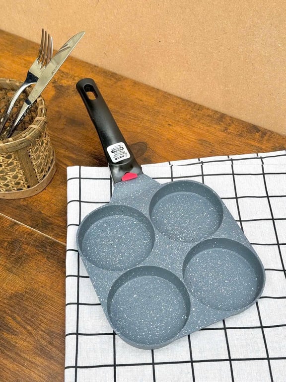 CHẢO CHỐNG DÍNH 4 NGĂN VÂN ĐÁ CAO CẤP QUATRO PAN