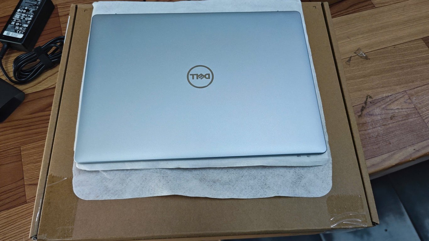 Laptop Dell Inspiron 14 5440 N4I7204W1 (Intel Core 7 processor 150U/ 16GB/ 512GB/ Intel Iris Xe/ 14 inch FHD+/ Win 11/ Office/ Xanh