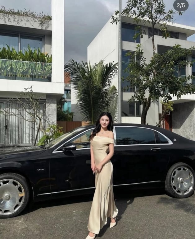 Váy lụa kem be trễ vai jolieloft