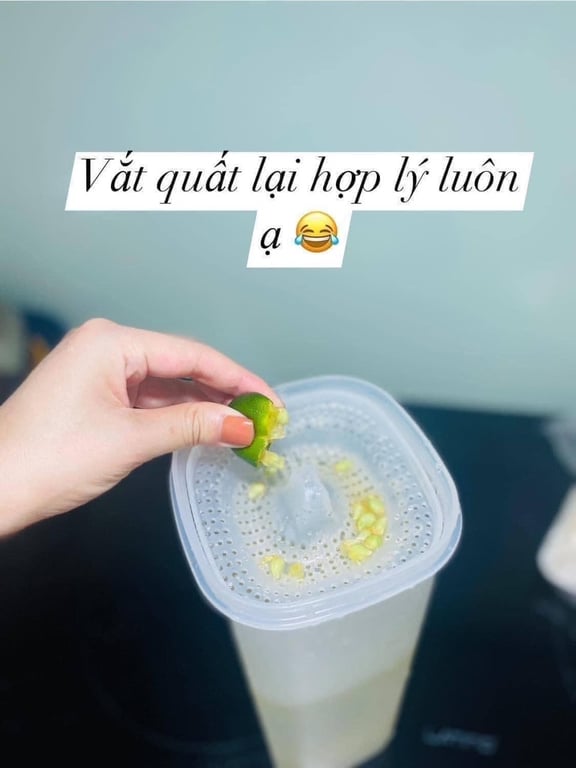 Set 2 hộp đựng nước tupper ware