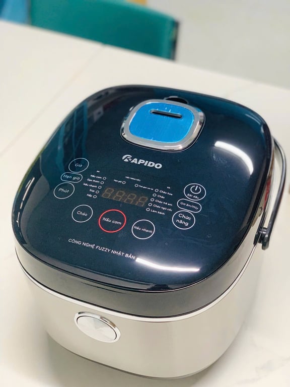 Nồi cơm điện tử Rapido 1.8L RC18D