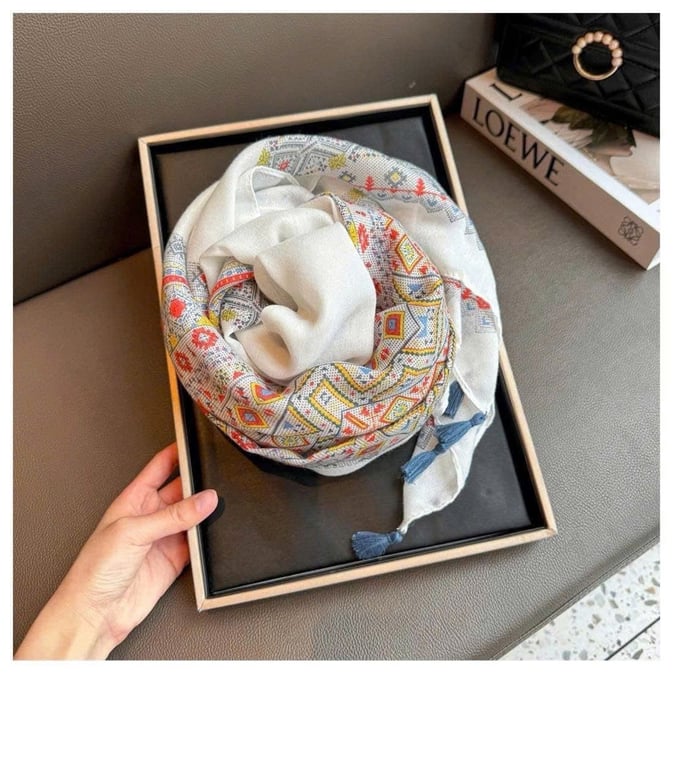 KHĂN CHOÀNG HỌA TIẾT CHO NỮ