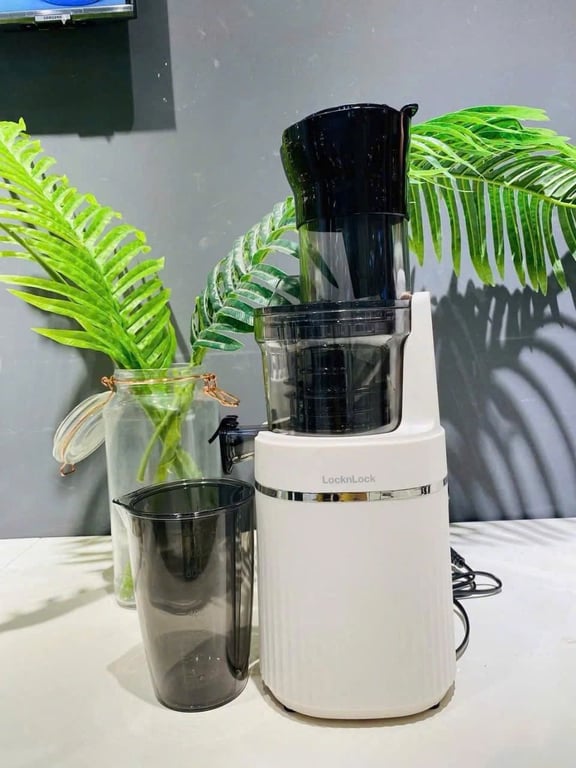 Máy ép chậm Locknlock Bianco Slow Juicer 0.8L màu trắng ngà EJJ421IVY