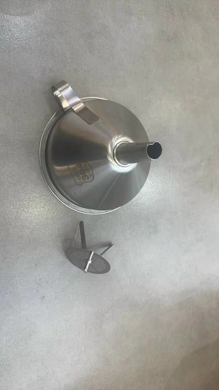 Phễu nhà bếp inox 304 kèm lưới lọc tháo rời