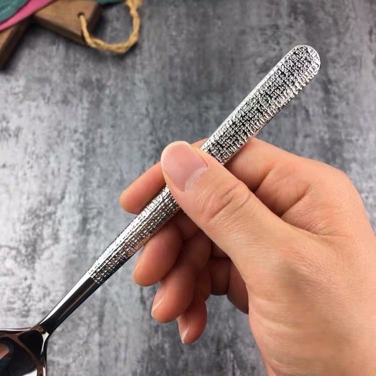 Set 5 thìa vân cán khắc inox Chockmen CKM57