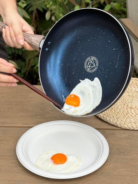 chảo chống dính kim cương của Nhật