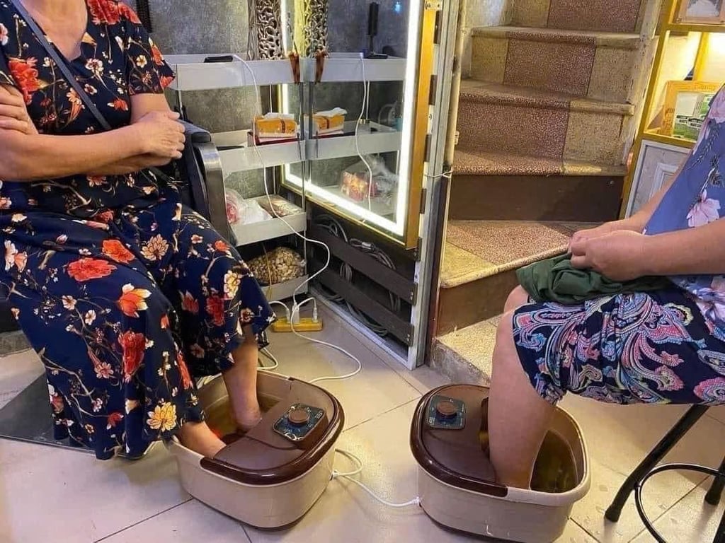 CHẬU NGÂM CHÂN MASSAGE CẮM ĐIỆN.