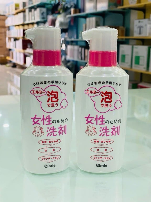 Nước giặt đồ lót và tẩy các vết bẩn siêu mạnh KOSE 200ml