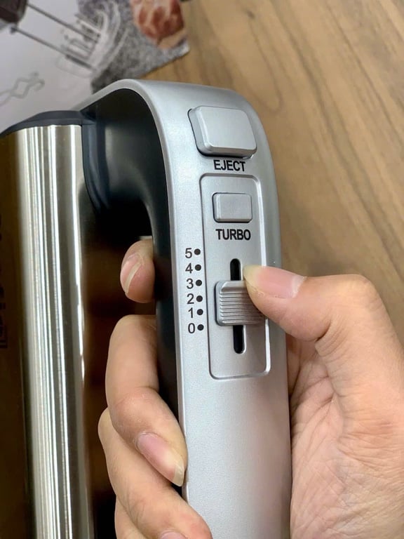 MÁY ĐÁNH TRỨNG CẦM TAY CHEFIO 500W