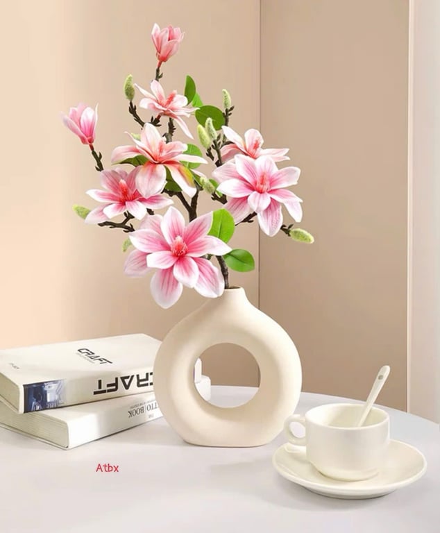 Bình Gốm Sứ Kèm 2 Cành Hoa Mộc Lan