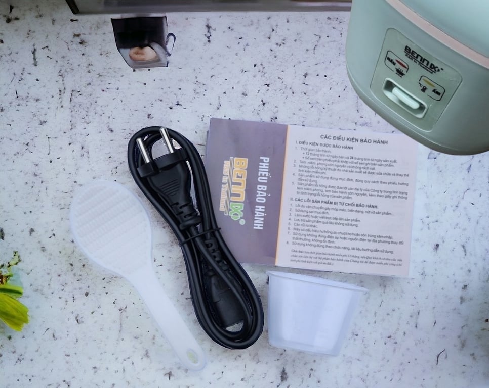 🍃 NỒI CƠM ĐIỆN MINI 0,6 LÍT BENNIX BN-006GC