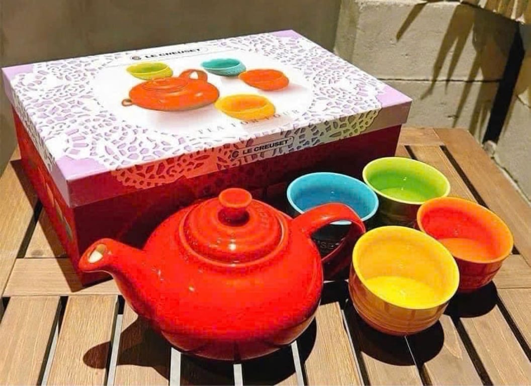 BỘ ẤM CHÉN CẦU VỒNG LE CREUSET