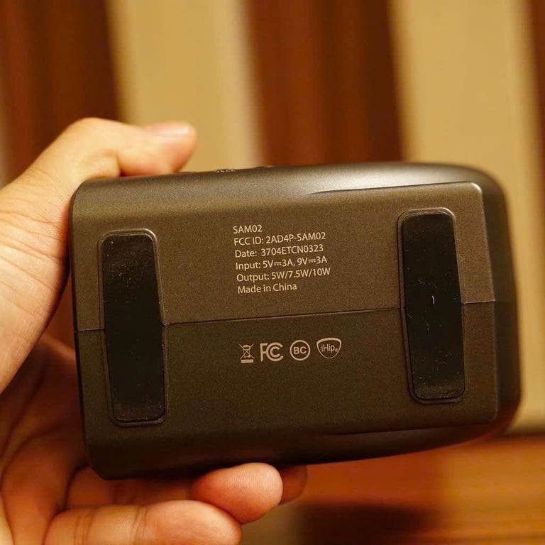 LOA BLUETOOTH iHIP (MỸ) SM02 – KIÊM SẠC KHÔNG DÂY & ĐỒNG HỒ BÁO THỨC