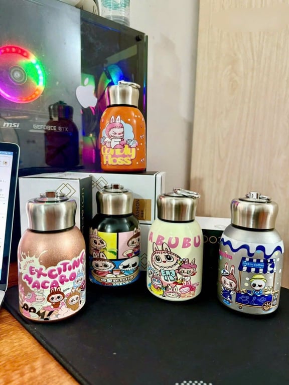 Bình giữ nhiệt labubu nhỏ xinh với dung tích 300ml chất liệu inox 304