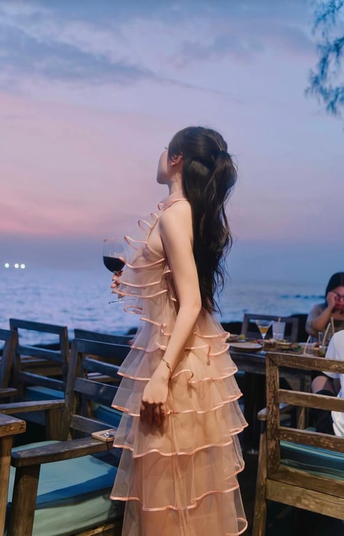 Váy yếm tầng nâu dài