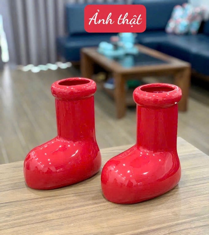 𝐑𝐄𝐃 𝐒𝐇𝐎𝐒𝐄 𝐕𝐀𝐒𝐄 - BÌNH HOA GIÀY ĐỎ