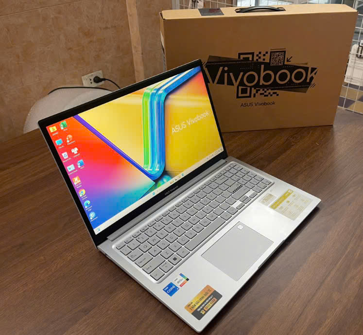 Laptop Asus Vivobook 15 X1504ZA-NJ517W (Intel Core i5-1235U/ 16GB/ 512GB/ Intel Iris Xe/ 15.6 inch FHD/ Win 11/ Bạc)