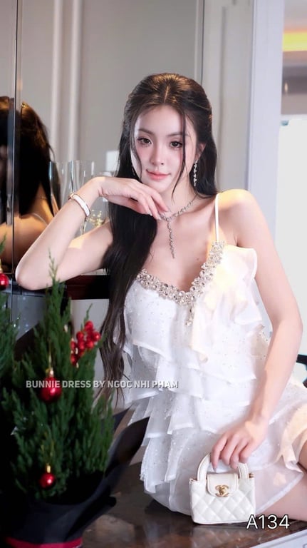 A134- váy 2s kim sa cổ đá TBB