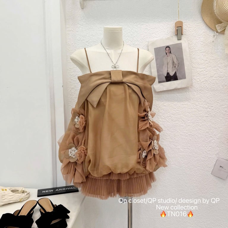 Set áo tơ bồng nơ ngực + cvay QP