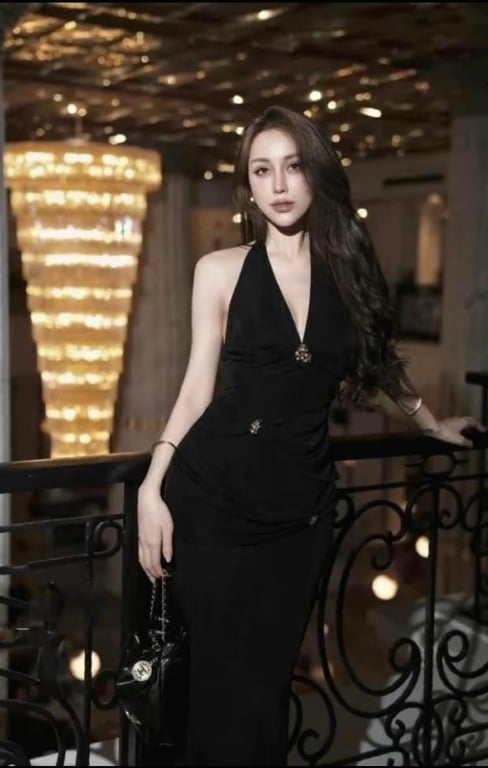 Yếm đen tiệc