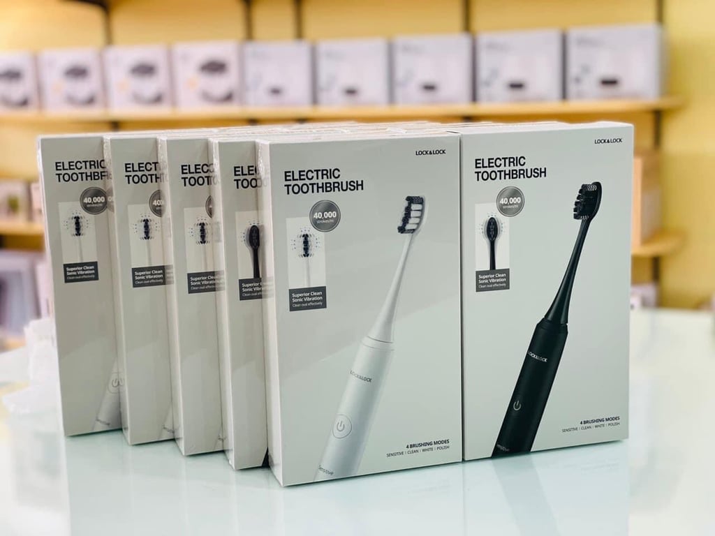 Bàn chải đánh răng điện Lock&Lock sạc không dây ENR346