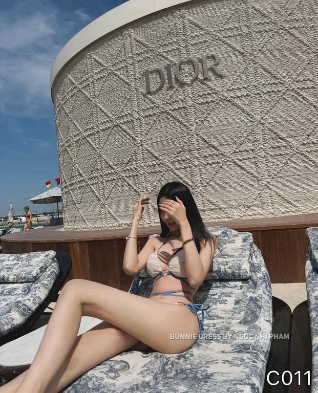 C011- set bikini khuy trái tim buộc dây
