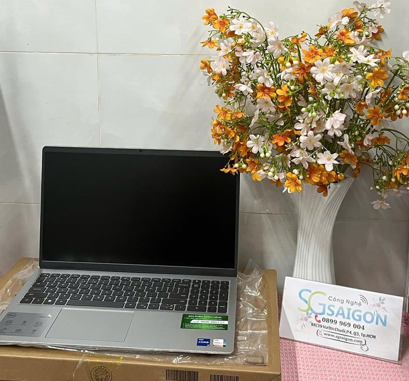 Laptop Dell Inspiron 15 3520 - N5I5052W1 (i5 1235U/ 16GB/ 512GB/ 120Hz/ OfficeHS/ Win11)