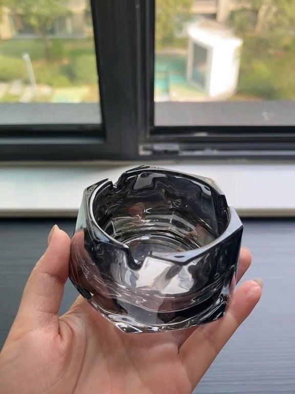 GẠT TÀN THUỐC PHA LÊ