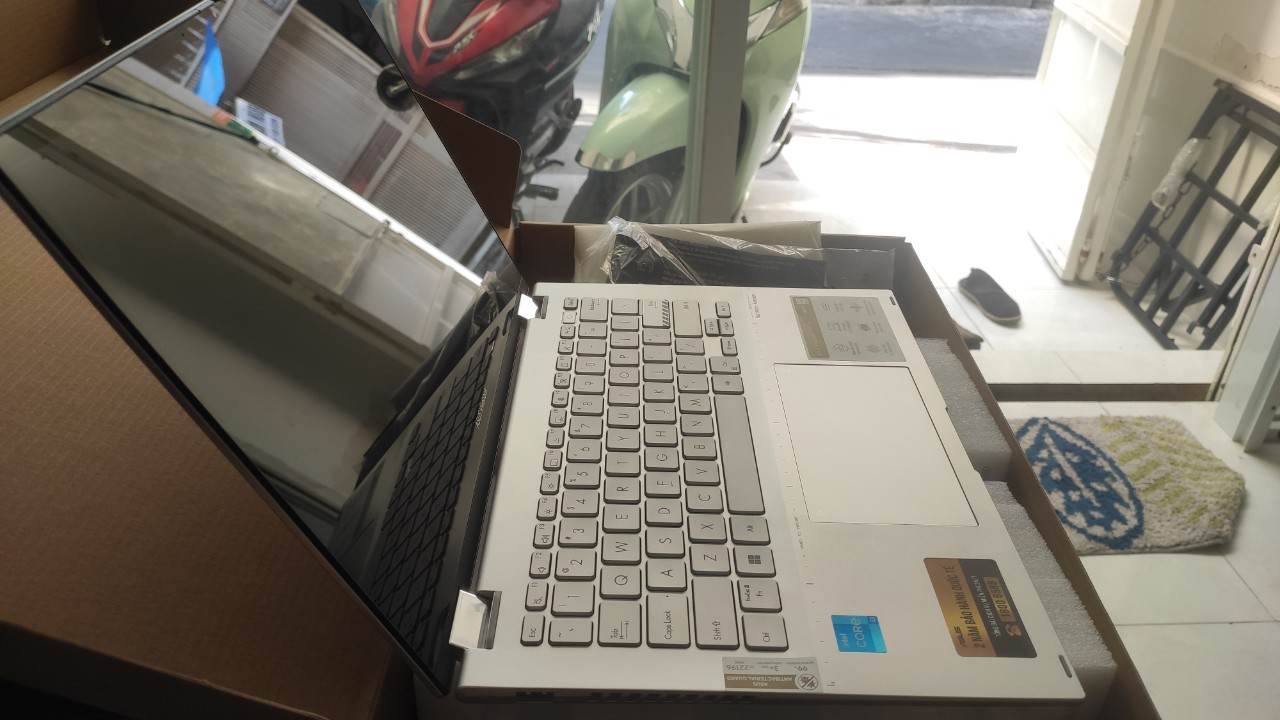 Laptop Asus Vivobook S 14 Flip TP3402VA-LZ025W (Intel Core i3-1315U | 8GB | 256GB | Intel UHD | 14 inch WUXGA | Cảm ứng | Win 11 | Bạc)