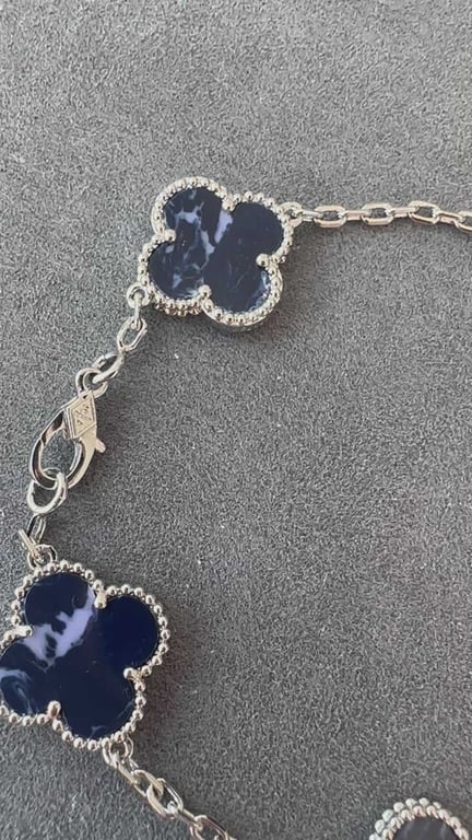 Vintage Alhambra bracelet 5 motifs Van Cleef & Arpels U1005