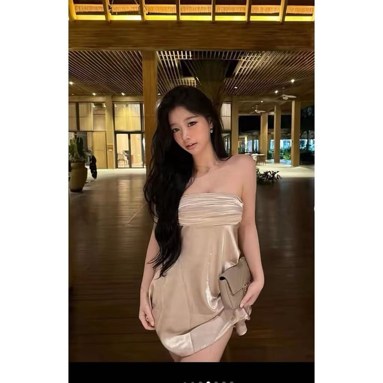 Váy lụa ngắn