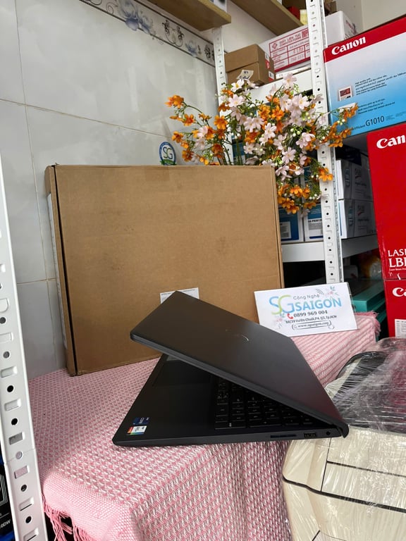 Laptop Dell Inspiron 3530 (Core i7 1355U/ Ram 16GB/ 512GB SSD/15.6 inch Full HD + Cảm Ứng/ Windows 11/ Black) - Nhập Khẩu