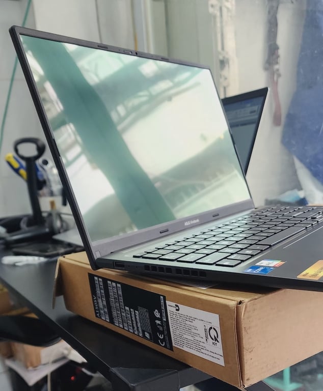 Laptop Asus Vivobook 15 OLED A1505VA-L1114W (Core i5-13500H | 16GB | 512GB | Iris Xe Graphics | 15.6inch FHD | Windows 11 SL | Đen)