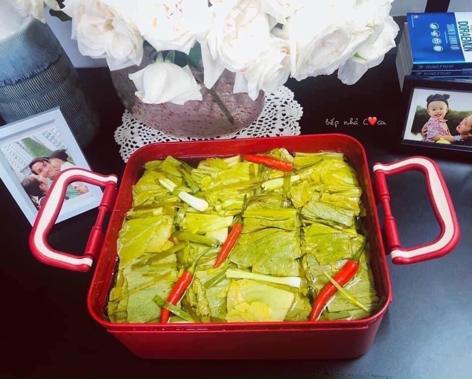 SET 2 HỘP KIM CHI TUP SIÊU TO KHỔNG