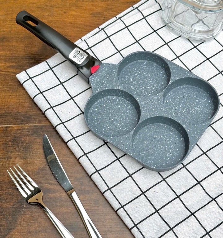 CHẢO CHỐNG DÍNH 4 NGĂN VÂN ĐÁ CAO CẤP QUATRO PAN