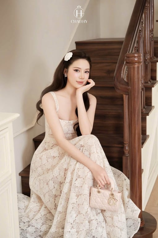 Váy ren trắng kem dài hai dây bản to bồng xoè size L - DT224