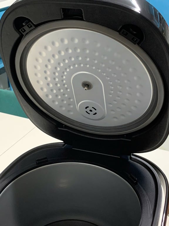 Nồi cơm điện tử Rapido 1.8L RC18D