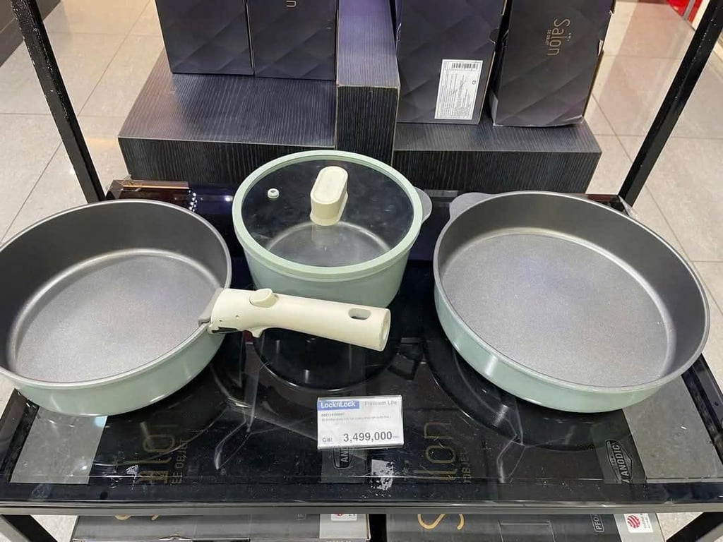 Bộ nồi chảo chống dính Suit Lock&Lock Detachable 18cm - 22cm - 26cm một tay cầm có thể tháo rời SDE1181IHS01