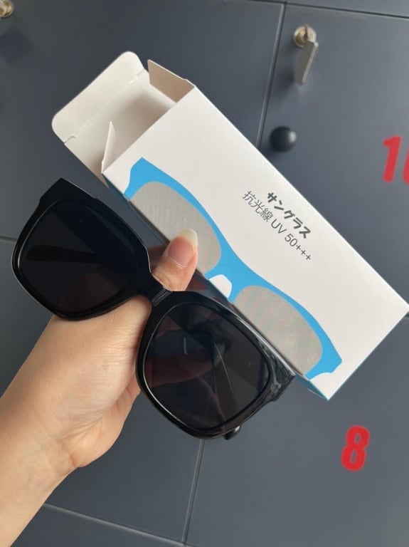 Kính chống tia Uv