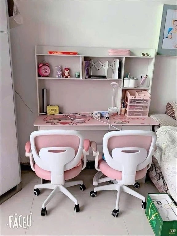 Ghế ngồi học chống gù lưng cho bé