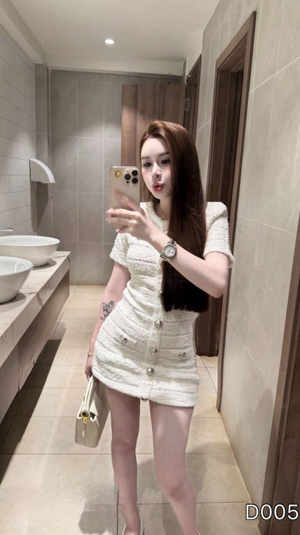 D005- váy len Balmain ngắn tay