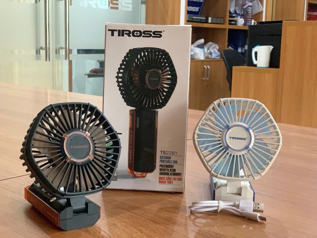TIROSS TS2281 - CÔNG NGHỆ QUẠT SẠC CẦM TAY CAO CẤP