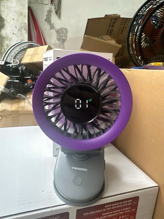 Quạt kẹp sạc điện đa năng mini USB Tiross TS3423