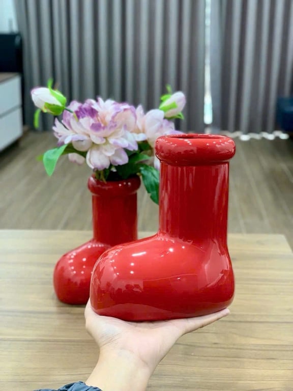 𝐑𝐄𝐃 𝐒𝐇𝐎𝐒𝐄 𝐕𝐀𝐒𝐄 - BÌNH HOA GIÀY ĐỎ