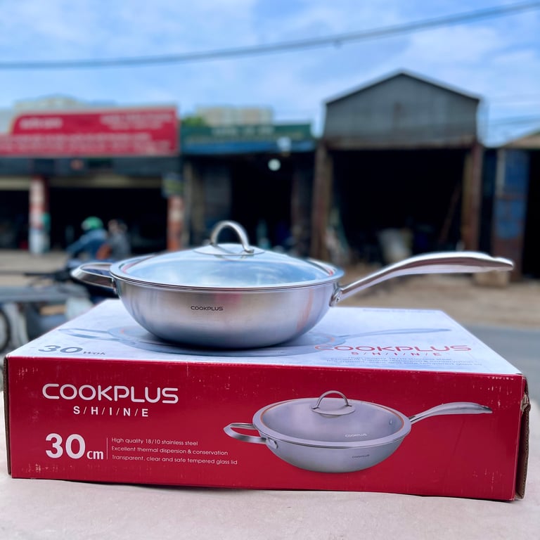 CHẢO XÀO SÂU LÒNG INOX COOKPLUS LOCK&LOCK 30CM KÈM VUNG