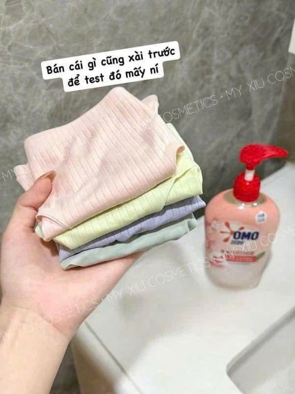 Set 2 chai nước giặt đồ lót omo