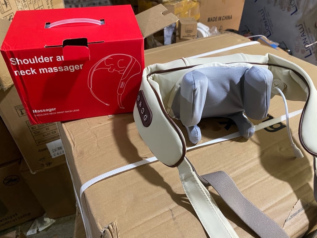 MÁY MASSAGE VAI CỔ VAI GÁY THẾ HỆ MỚI 2024