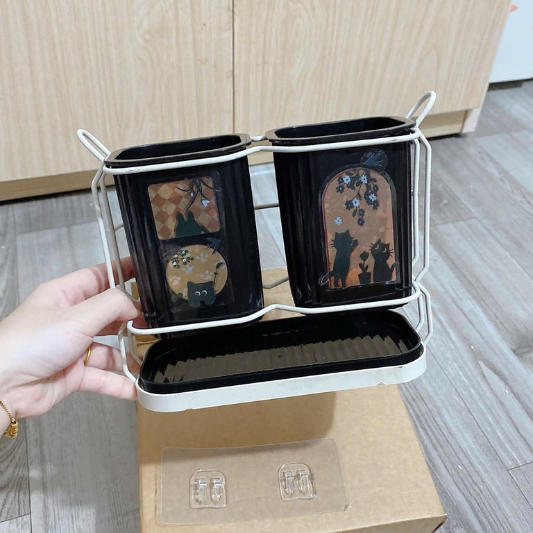 ỐNG ĐỰNG ĐŨA KHUNG KIM LOẠI CAO CẤP